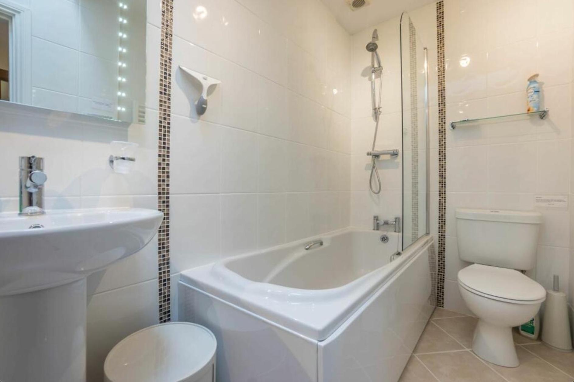 The Retreat, Steps From Amenities Appartement Windermere Buitenkant foto